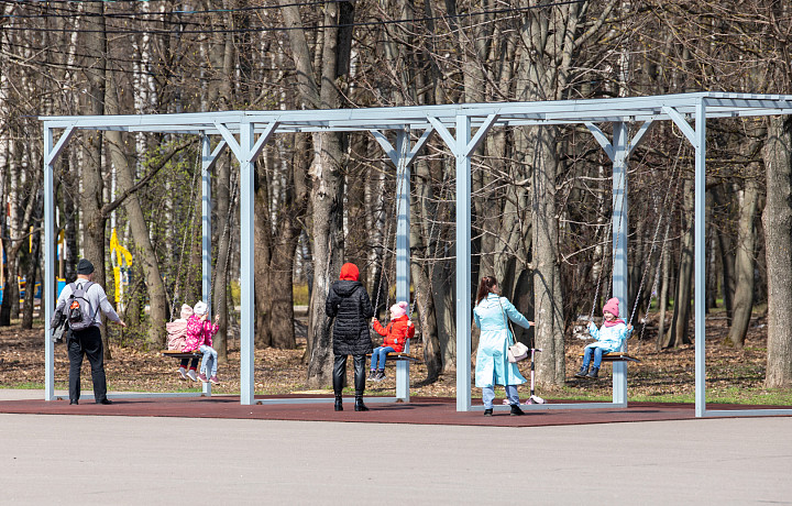 Большинство россиян считают самым важным в жизни обрести крепкую семью