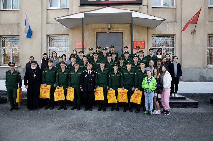 Первая группа тульских солдат-срочников отправилась к месту службы