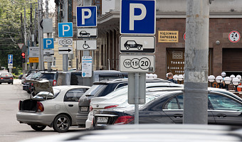 В Госдуме предложили установить единые дни бесплатной парковки в городах России