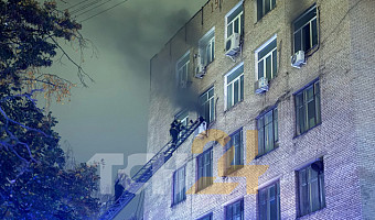 В Туле загорелся офисный комплекс на улице Болдина