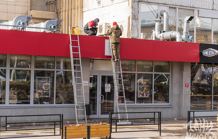 В Туле продолжили снимать вывески с ресторанов сети быстрого питания KFC