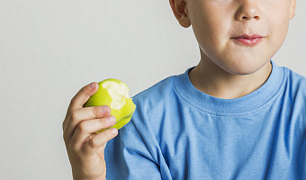 «Детский лишний вес – это не про эстетику, это вопрос здоровья»: как правильно худеть ребенку – поговорили с эндокринологом