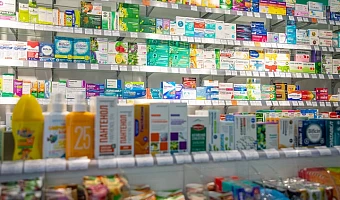 Тулякам объяснили, почему нужные лекарства есть в реестре, но их нет в аптеке