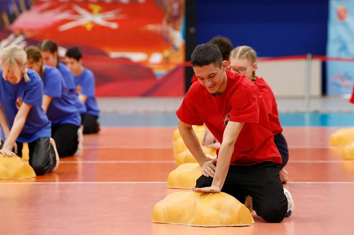 Туляки отработали навыки оказания первой помощи в рамках флешмоба «Дети спасают жизни»