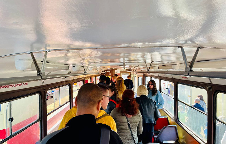 Трамвайный перезвон и компостеры: в Туле проходит выставка трамваев разных лет