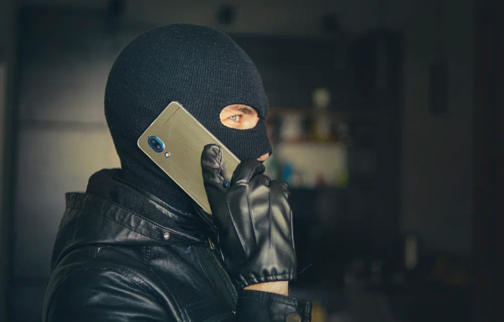 Аферисты начали подделывать голоса и изображения публичных сотрудников СК России