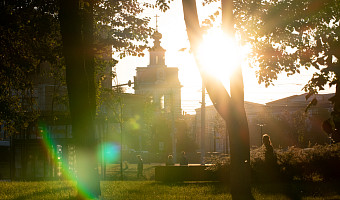 Солнечно и +28: синоптик Ильин рассказал о погоде в последние летние выходные в Туле