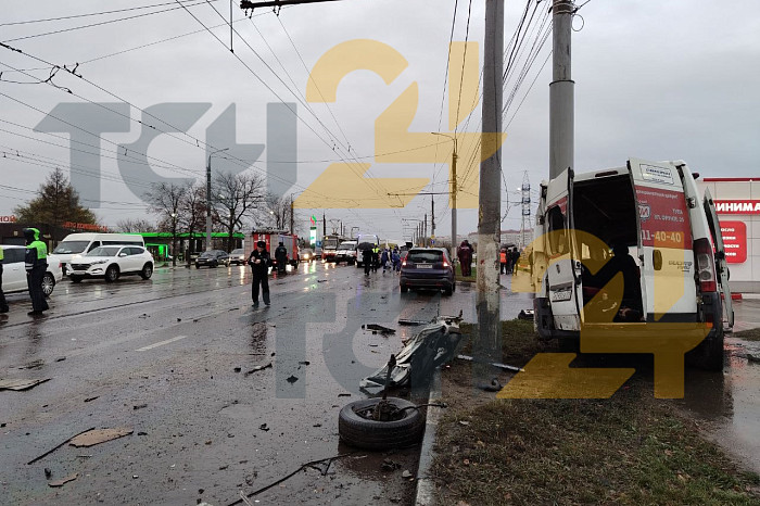 Опубликованы фото с места массового ДТП на Пролетарском мосту в Туле