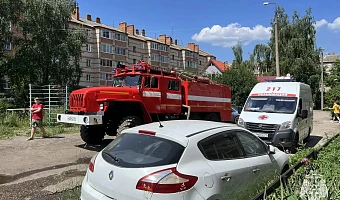 Огнеборцы спасли 6 взрослых и 2 детей на пожаре в Узловском районе
