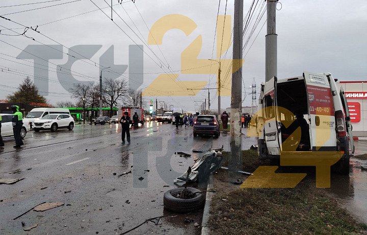 Трамвай занесло: названа предварительная причина массового ДТП на Пролетарском мосту в Туле с 16 пострадавшими