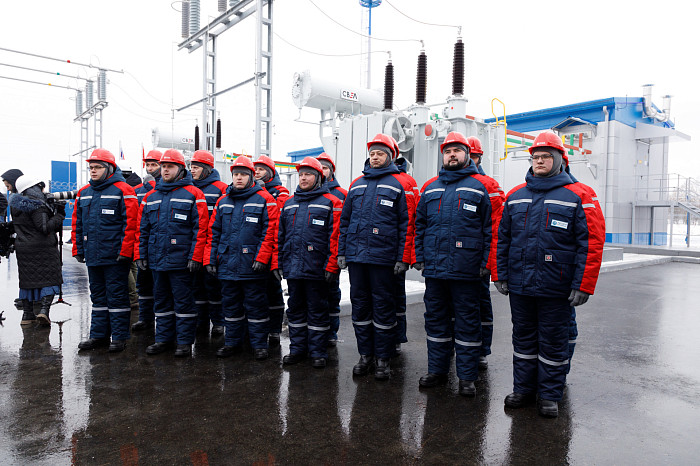 Дюмину и гендиректору «Россетей» Рюмину показали новый питающий центр в Туле