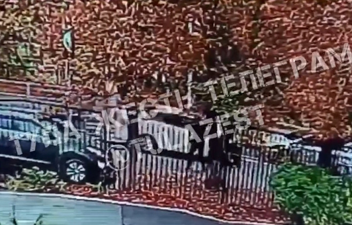 Момент ДТП со сбитым ребенком у школы на улице Максимовского в Туле попал на видео