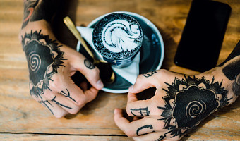 «Тату набил, ты – крут, убедил»: как правильно выбрать татуировку и что обязательно нужно знать перед тем, как «разукрасить» тело