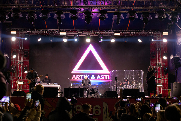 Фоторепортаж с выступления Artik & Asti на День города в Туле