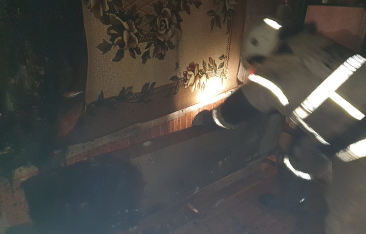 На пожаре в жилом доме в Ясногорске пострадала 87-летняя женщина