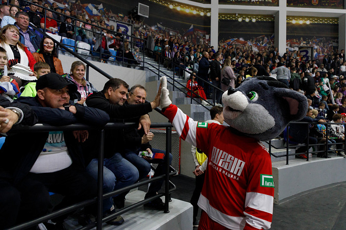 Фоторепортаж: как прошел матч между национальными сборными России и Беларуси