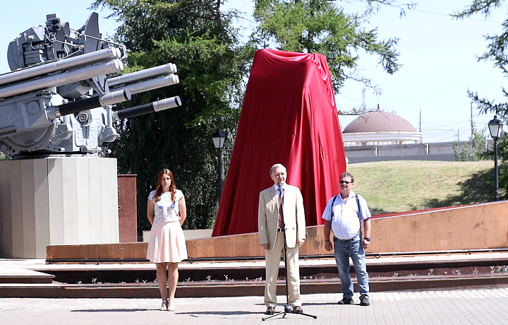 Тульским машиностроителям посвятили бронзовый монумент «Туламашзавод»