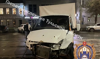 Младенца госпитализировали после ДТП с газелью на улице Октябрьской в Туле
