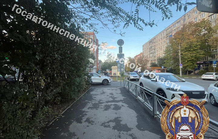 Haval сбил 13-летнего самокатчика на тротуаре на улице Кауля в Туле