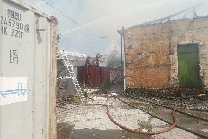 В Туле загорелось кафе на Центральном рынке