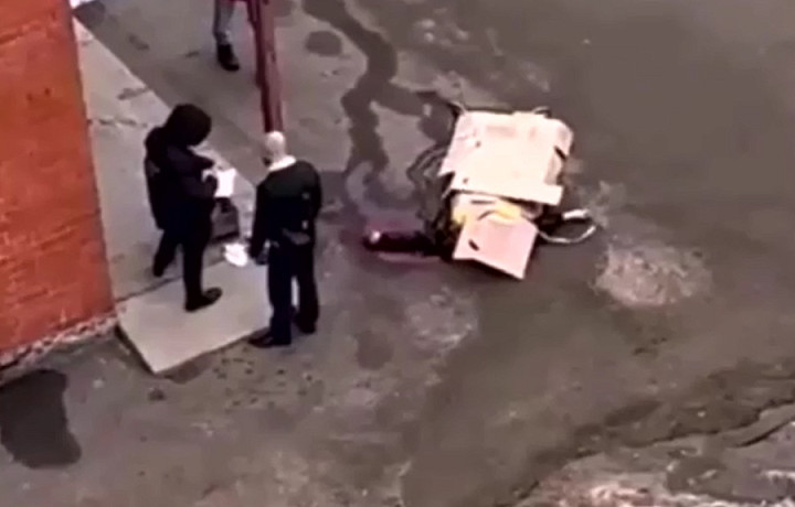 Рядом с пивным магазином в Новомосковске нашли труп мужчины в луже крови﻿