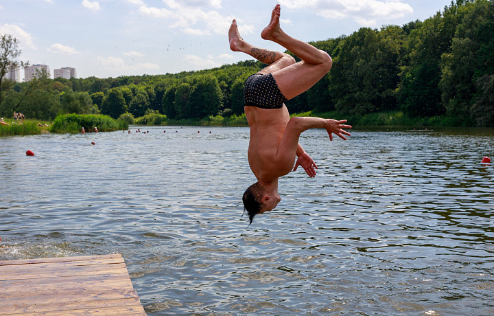 Депутат Госдумы Чернышов предложил ввести для россиян сиесту во время жары