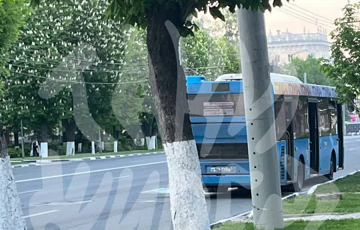 Автобус загорелся вечером 17 мая на проспекте Ленина в Туле