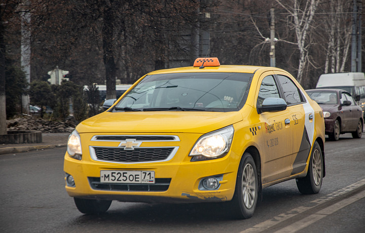 В тульском минтрансе взяли на контроль жалобы на работу такси