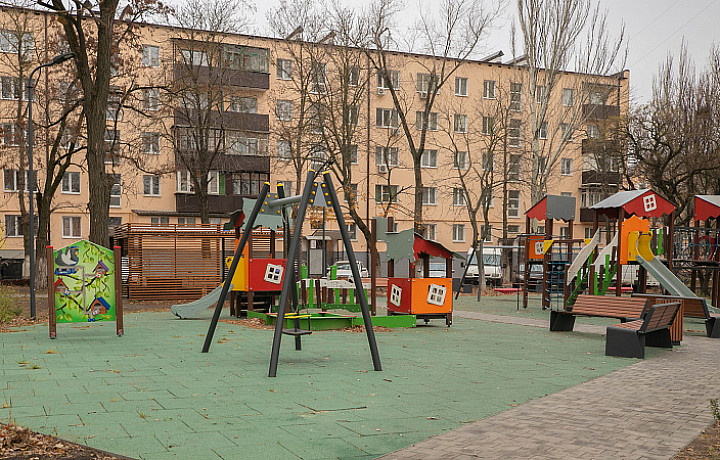 Тульские специалисты восстанавливают школу и детский сад в Мариуполе