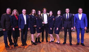 Дмитрий Маликов выступил перед победительницами конкурса «Леди тульская полиция -2024»