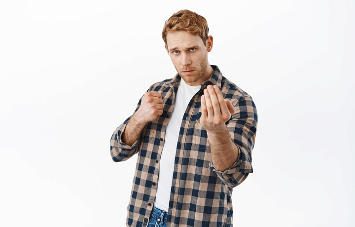 Пью, курю, ругаюсь матом: настолько ли страшна нецензурная речь и как немного «укоротить себе язык» – мнение тренера по речи