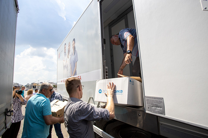 Бригада тульских медиков отправилась в ДНР для оказания медицинской помощи местным жителям