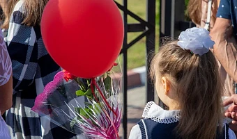 День знаний предложили сделать выходным для родителей российских школьников