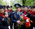 Тульские кадеты и студенты поздравили ветерана Великой Отечественной войны с наступающим Днем Победы