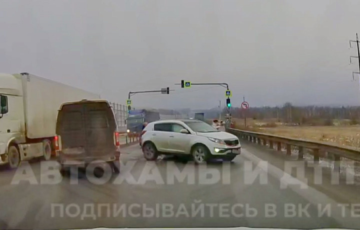 Два человека пострадали в ДТП у онкоцентра на Калужском шоссе в Туле