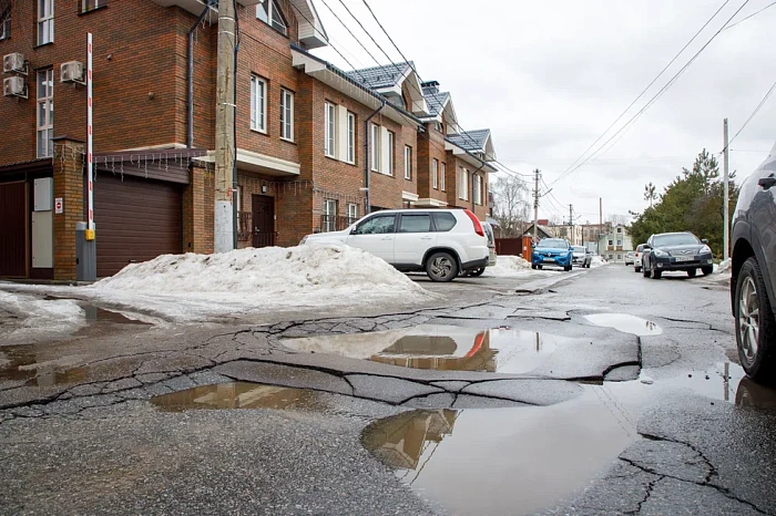 Почему асфальт тает вместе со снегом?