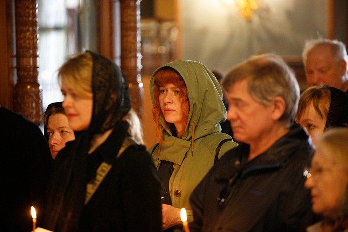 В Туле прошла церемония прощания с худруком тульского драмтеатра Дмитрием Красновым