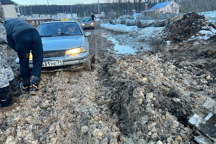 В поселке под Тулой после прокладки коммуникаций уничтожили единственную дорогу