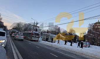 В тульском Заречье собралась внушительная пробка из-за обрыва проводов