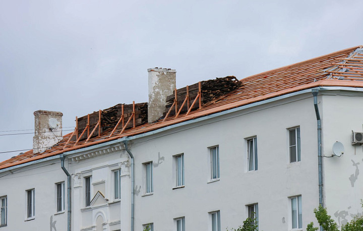 В Новомосковске продолжаются работы по ремонту многоэтажек