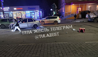 В Туле возле «Трех штыков» автомобиль сбил курьера