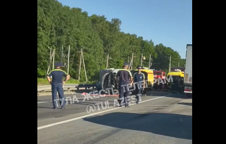 Возле Одоевского шоссе на трассе М-2 под Тулой произошло серьезное ДТП
