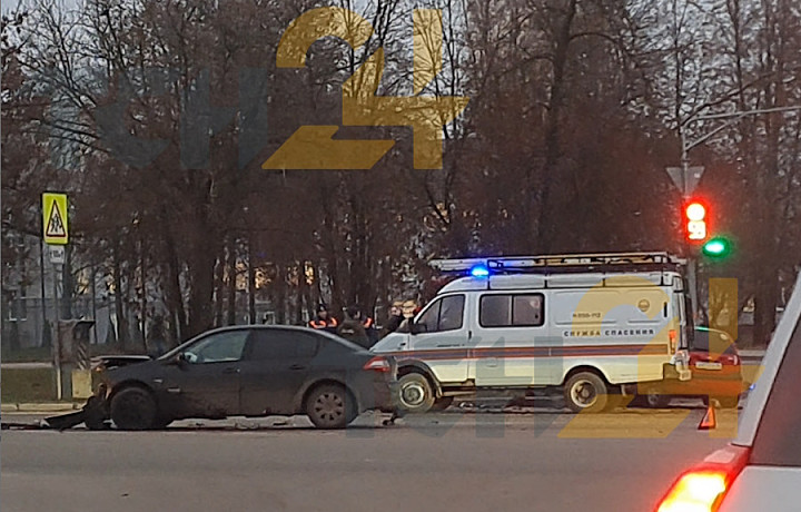 Две легковушки устроили ДТП на улице Рязанской в Туле