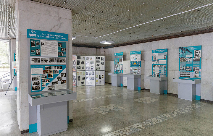 Алексей Дюмин поздравил сотрудников Тульской областной больницы со 155-летием