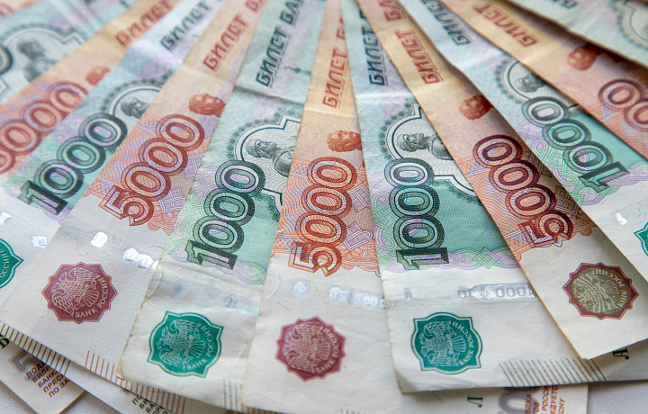 Среднемесячная начисленная зарплата в июле в Тульской области составила 56 692 рубля