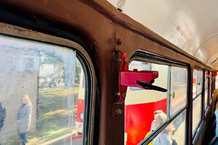 Трамвайный перезвон и компостеры: в Туле проходит выставка трамваев разных лет