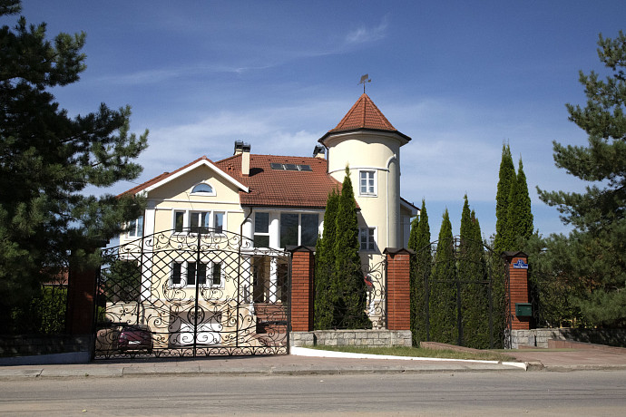«Советский ковер и мраморные скульптуры»: ТОП-5 домов с «королевским» ремонтом, которые продают в Туле