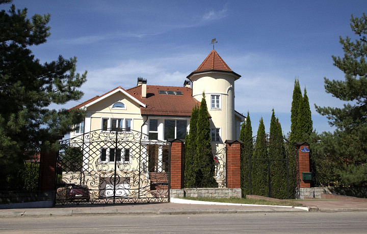 «Советский ковер и мраморные скульптуры»: ТОП-5 домов с «королевским» ремонтом, которые продают в Туле