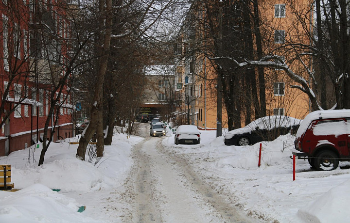 Администрация напомнила тулякам, куда обращаться, если не убрано возле дома