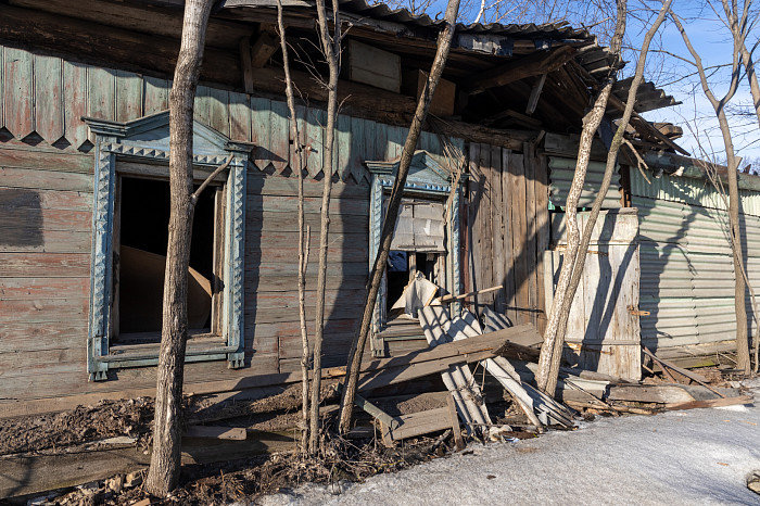 Дом, который построил неизвестно кто: В Туле ищут владельца полуразрушенного строения у трассы «Крым»